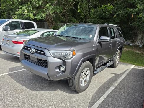 Used 2021 Toyota 4Runner SR5 Premium w/ Moonroof Package AWD/4WD image 15