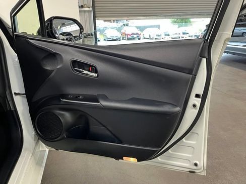 Used 2016 Toyota Prius Four w/ Advanced Technology Package FWD image 12