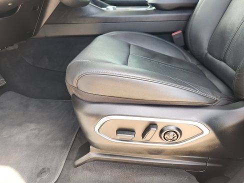 Used 2023 Jeep Wagoneer Series II w/ Convenience Group I AWD/4WD image 24