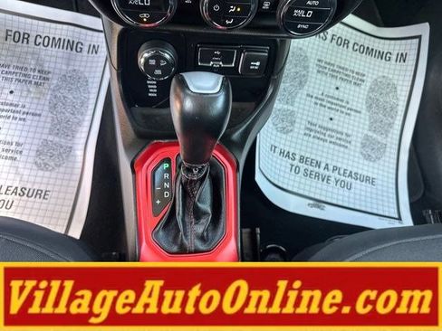 Used 2015 Jeep Renegade Trailhawk w/ Popular Equipment Group AWD/4WD image 25