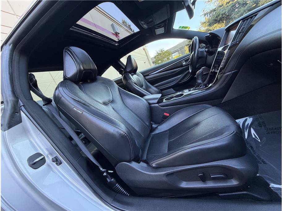 Used 2017 INFINITI Q60 3.0t w/ Premium Plus Package 3.0T RWD image 36