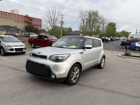 Used 2016 Kia Soul + w/ Primo Package FWD image 7