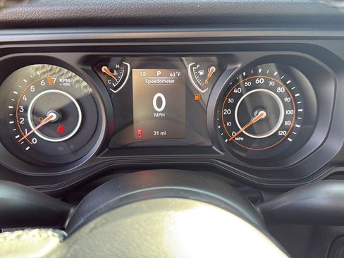 New 2025 Jeep Gladiator Sport image 17