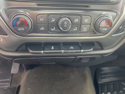 Used 2018 Chevrolet Silverado 1500 LTZ image 24