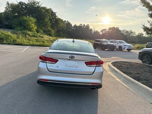 Used 2018 Kia Optima LX FWD image 5