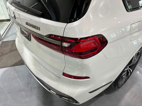 Used 2020 BMW X7 M50i w/ Dynamic Handling Package AWD/4WD image 26