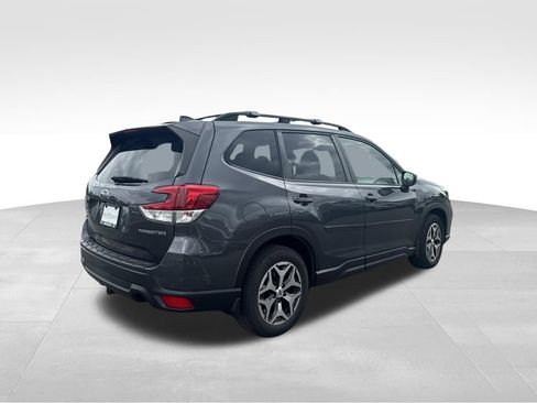 Used 2021 Subaru Forester Premium AWD/4WD image 7