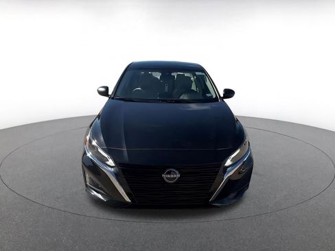 Used 2025 Nissan Altima 2.5 SV image 4