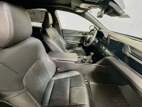 Used 2025 Toyota Camry XSE FWD image 27