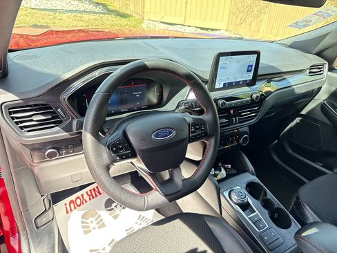 Certified 2025 Ford Escape ST-Line AWD/4WD image 14