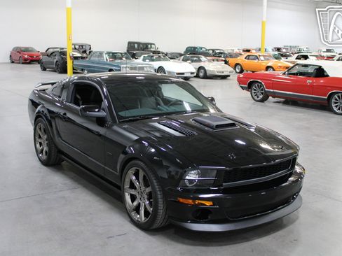 Used 2009 Ford Mustang GT image 26