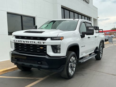 Used 2022 Chevrolet Silverado 2500 Custom w/ Custom Value Package AWD/4WD image 4