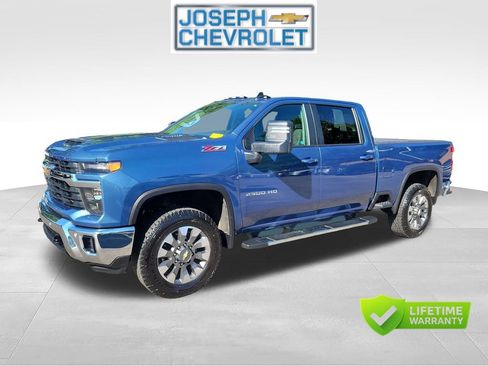 Used 2025 Chevrolet Silverado 2500 LT w/ All Star Edition AWD/4WD image 2