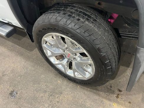 Used 2018 GMC Sierra 1500 SLT AWD/4WD image 32