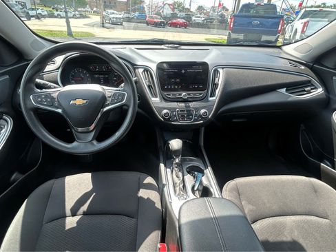 Used 2025 Chevrolet Malibu LT FWD image 10