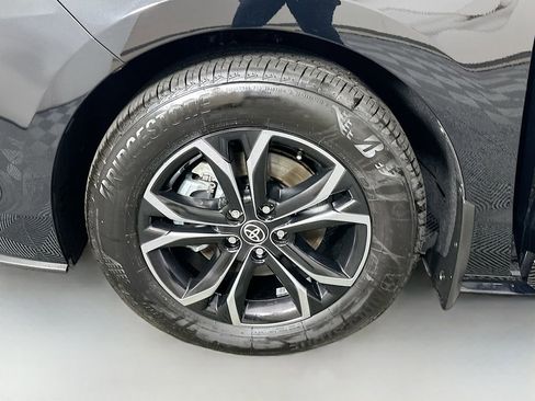 Used 2026 Toyota Sienna Platinum AWD/4WD image 34