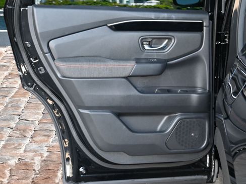 New 2025 Honda Pilot Sport image 11