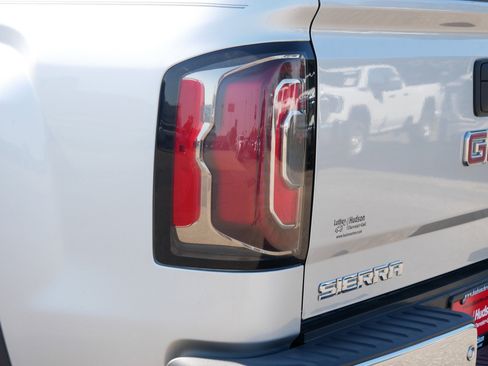 Used 2018 GMC Sierra 1500 SLT image 17