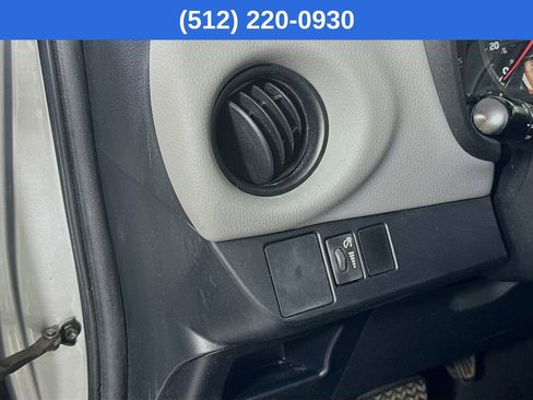 Used 2016 Toyota Yaris L image 11