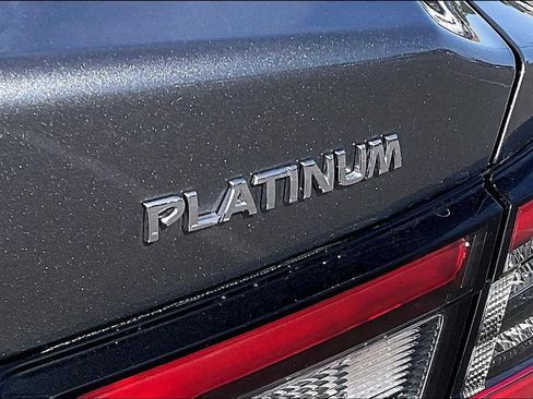 Used 2023 Nissan Maxima Platinum w/ Sport Mat Group FWD image 10