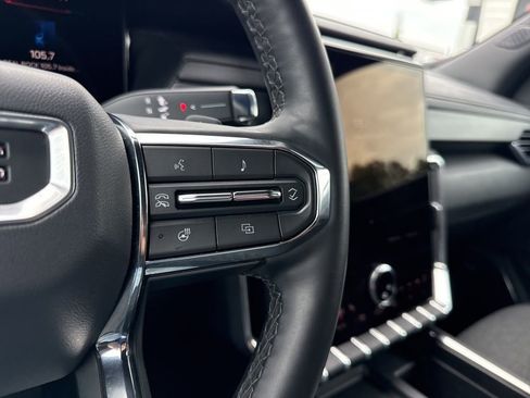 Used 2025 GMC Acadia Elevation image 16