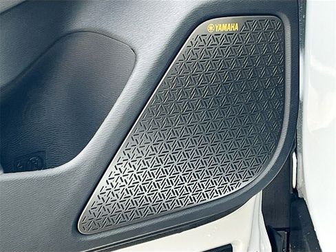 New 2025 Mitsubishi Outlander SE image 19