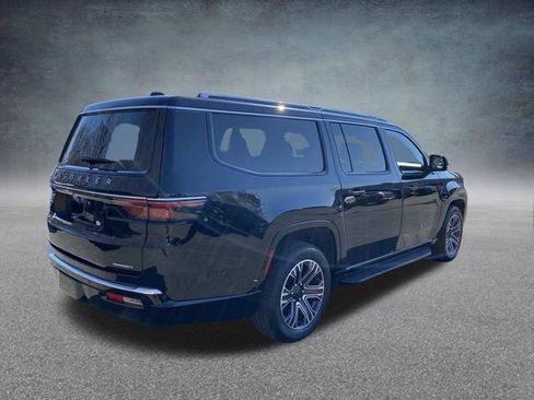 Used 2024 Jeep Wagoneer L Series II w/ Flexible Seating Group AWD/4WD image 24