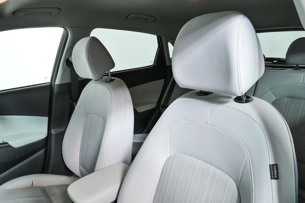 Used 2022 Hyundai Kona SEL FWD image 5
