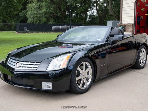 Used 2006 Cadillac XLR RWD image 12