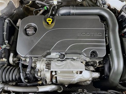 Used 2023 Chevrolet Malibu LT w/ Driver Confidence Package image 32