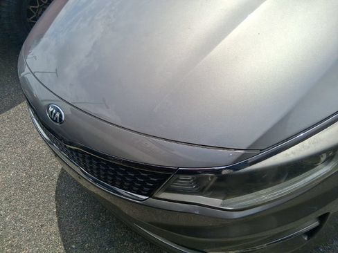 Used 2017 Kia Optima LX FWD image 2