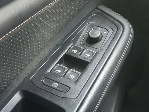 Used 2024 Volkswagen Atlas Cross Sport SEL R-Line AWD/4WD image 29