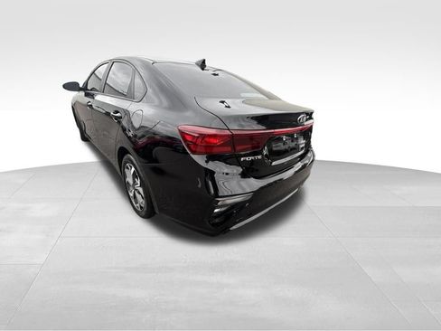 Used 2021 Kia Forte LXS FWD image 7
