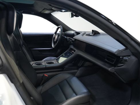 Used 2020 Porsche Taycan AWD/4WD image 34