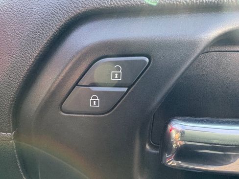 Used 2020 Chevrolet Silverado 2500 LTZ w/ LTZ Convenience Package image 41