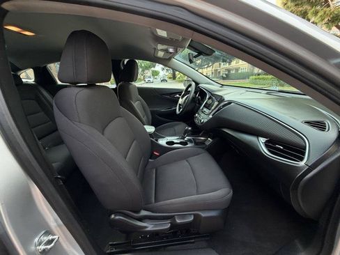 Used 2020 Chevrolet Malibu LT FWD image 45
