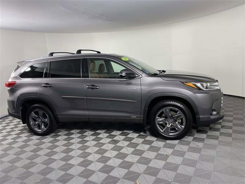 Used 2019 Toyota Highlander Limited Platinum image 10