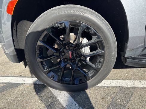 Used 2022 GMC Yukon SLE image 22