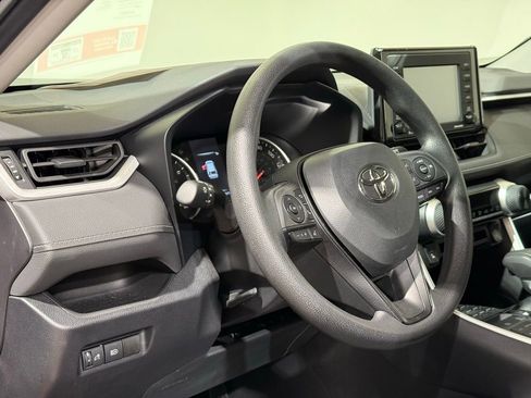 Certified 2022 Toyota RAV4 LE AWD/4WD image 17