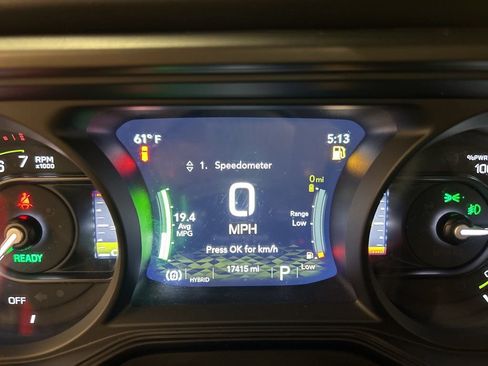 Used 2025 Jeep Wrangler Unlimited Sahara image 19