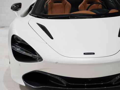 Used 2020 McLaren 720S Spider RWD image 19