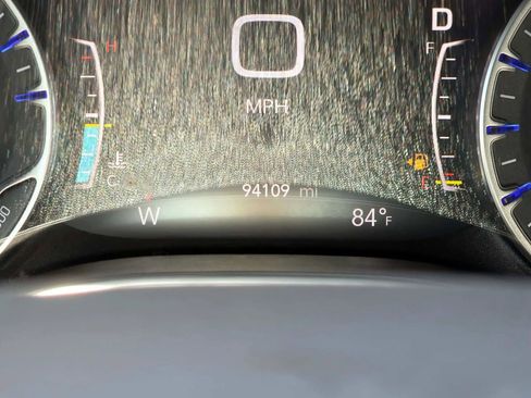 Used 2017 Chrysler Pacifica Touring-L Plus w/ Tire & Wheel Group FWD image 23