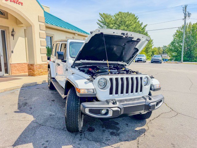 Used 2019 Jeep Wrangler Unlimited Sahara AWD/4WD image 16