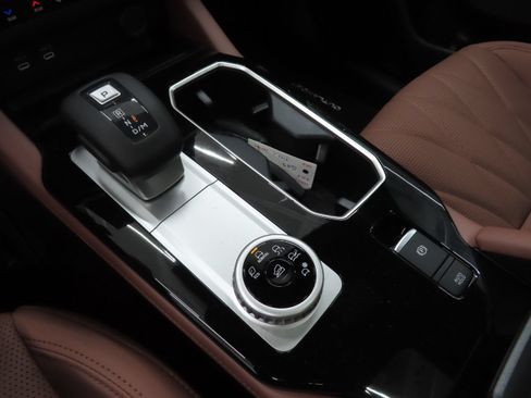 New 2026 Mitsubishi Outlander SEL FWD image 15