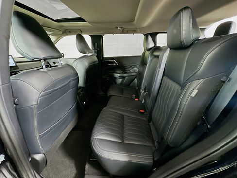 Used 2025 Mitsubishi Outlander SEL FWD image 29