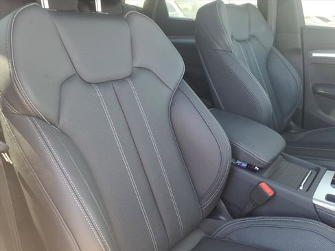 Used 2024 Audi Q5 2.0T Prestige image 12