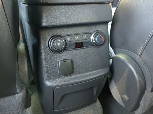 Used 2013 Ford Explorer XLT image 17