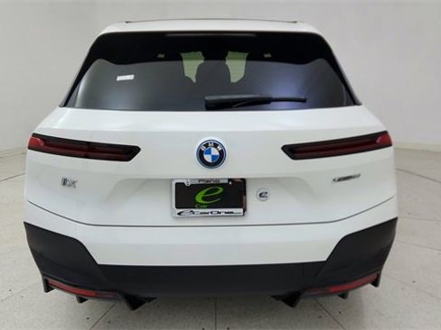 Used 2022 BMW iX xDrive50 w/ Premium Package image 5