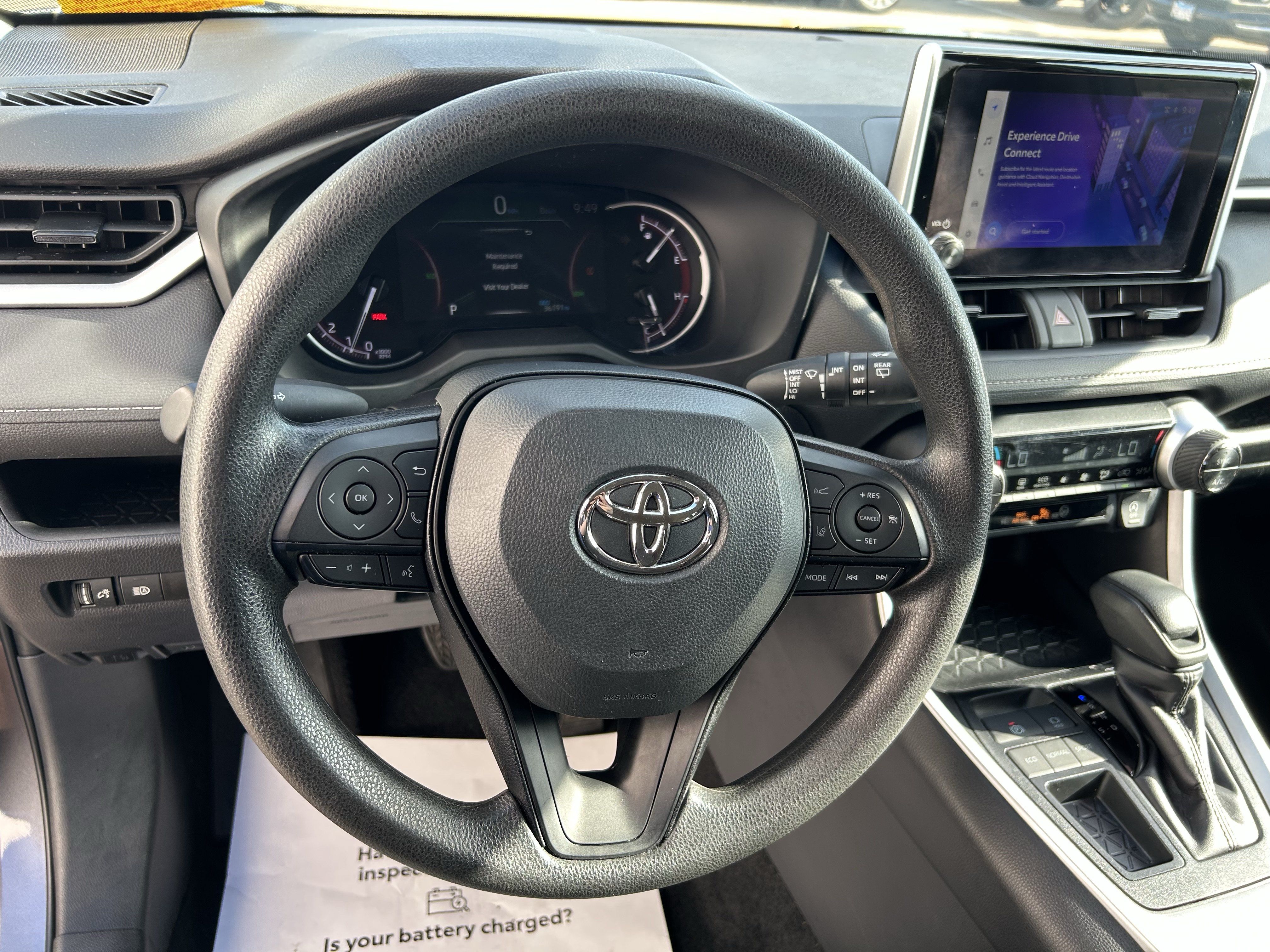 Used 2025 Toyota RAV4 XLE FWD image 29