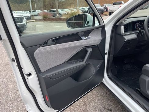 New 2026 Volkswagen Tiguan S image 5